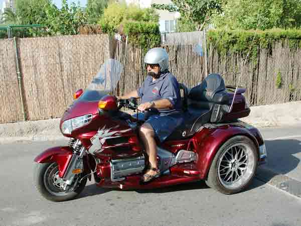Las Goldwing han sido el origen de muchas transformaciones como esta trike